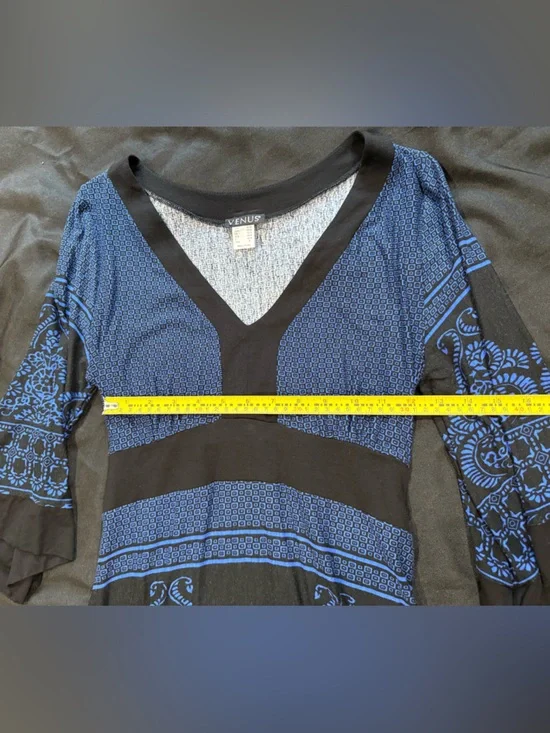 VENUS Black and Blue V‑Neck Print Dress - Picture 6 of 7